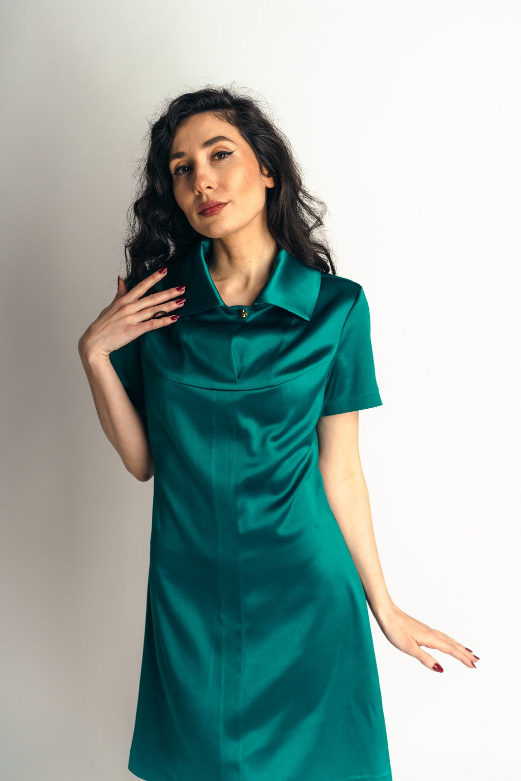 “Maggie“ Shirt Collar Dress In Emerald Satin