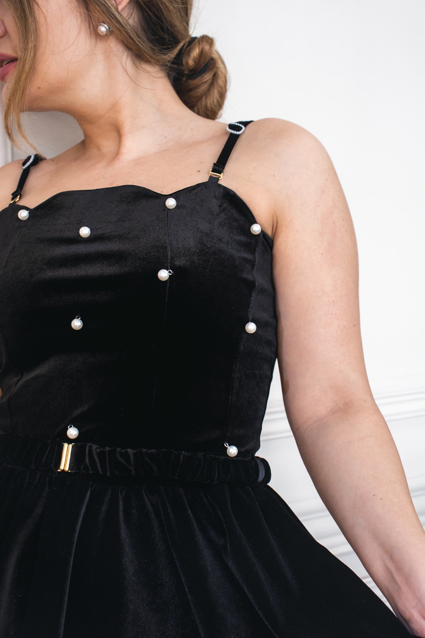 Robe "Perla" en velours noir motif coquillage