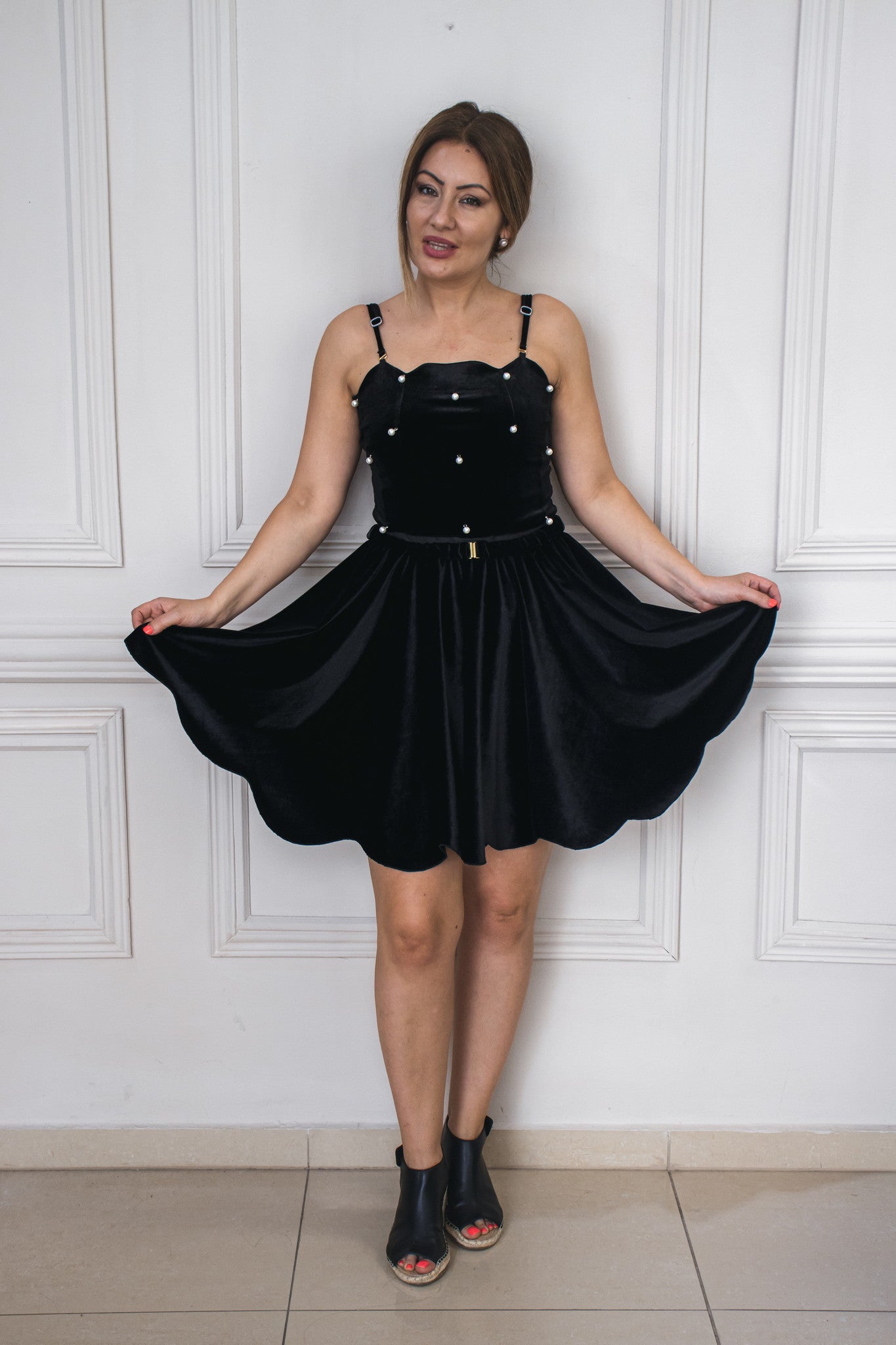 "Perla" Black Velvet Dress Seashell Design