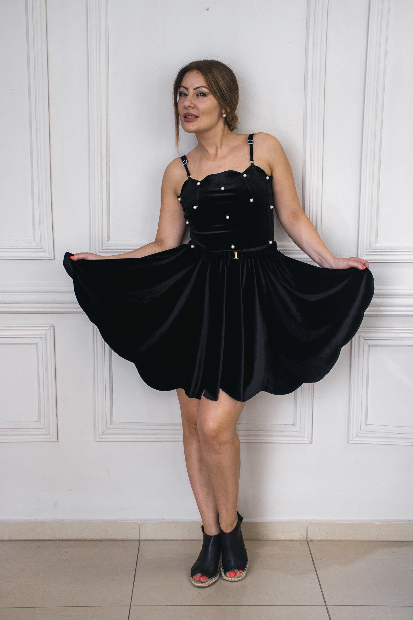 "Perla" Black Velvet Dress Seashell Design